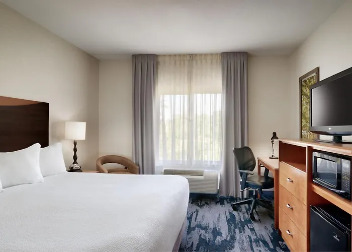 Hotel Fairfield & By Marriott 3*