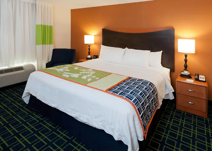 Hotel Fairfield & By Marriott