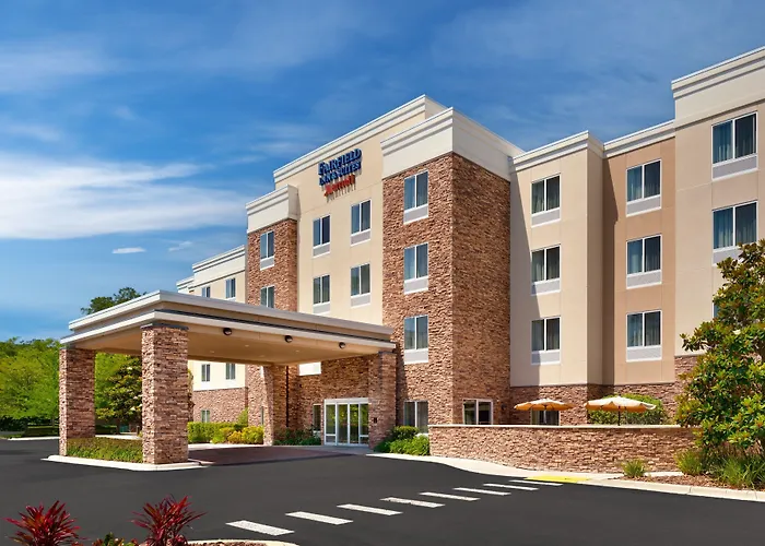 Hotel Fairfield & By Marriott